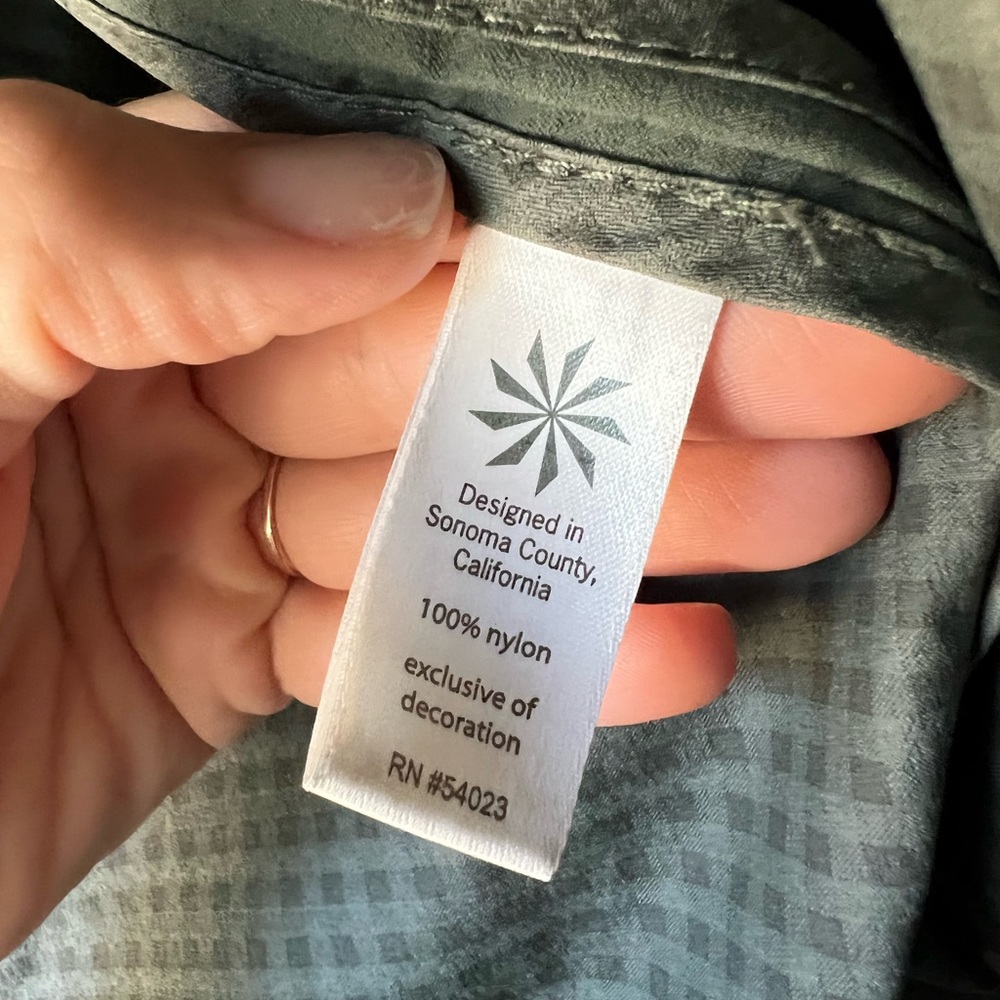 Athleta Windbreaker/Rain Jacket - image 7